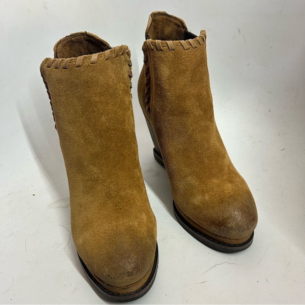Ariat Women's Belle Stretchfit Wedge Bootie Western Boot Tan Suede Size 7 NEW - Picture 6 of 12